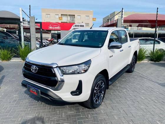 TOYOTA HILUX 2.8 D-4D TURBO DIESEL CD SRV 4X4 AUTOMÁTICO TOYOTA HILUX 2.8 D-4D TURBO DIESEL CD SRV 4X4 AUTOMÁTICO
